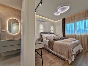 4 bedrooms, in-room safe, desk, iron/ironing board