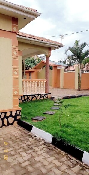 Enceinte de lâhĂ©bergement