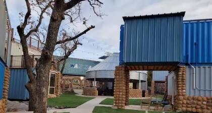 In the Heart of Medicine Park, Right outside of Fort Sill perfect for Basic Training Graduation.