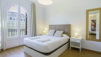 7 habitaciones, tabla de planchar con plancha y internet gratis