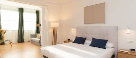 7 bedrooms, iron/ironing board, free Internet, bed sheets