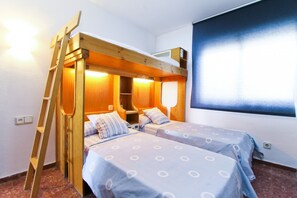3 chambres, fer et planche à repasser, accès au Wi-Fi (inclus)