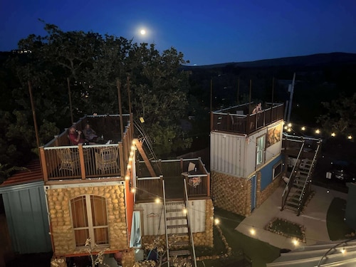 WW Military Tribute Tiny House|Medicine Pk StayADA