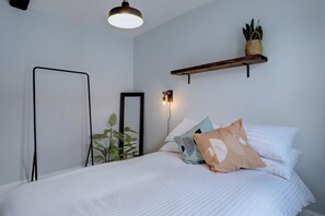 2 chambres, fer et planche à repasser, Wi-Fi, literie fournie