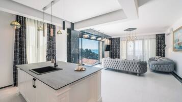 Presidential Quadruple Room | Premium bedding, individually decorated, desk, blackout drapes