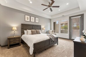 4 bedrooms, desk, iron/ironing board, travel cot - Best Day Ever - Beautiful 4 bedroom, 2 COMMUNITY POOLS, EXTRAS! (Washington)