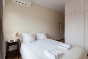 2 bedrooms, iron/ironing board, free WiFi, bed sheets - FLH Lapa Apartment Terrace with View (Lisbon)