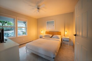 3 habitaciones, tabla de planchar con plancha y cuna de viaje