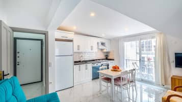 Superior Apartment | 2 bedrooms, Egyptian cotton sheets, premium bedding, iron/ironing board