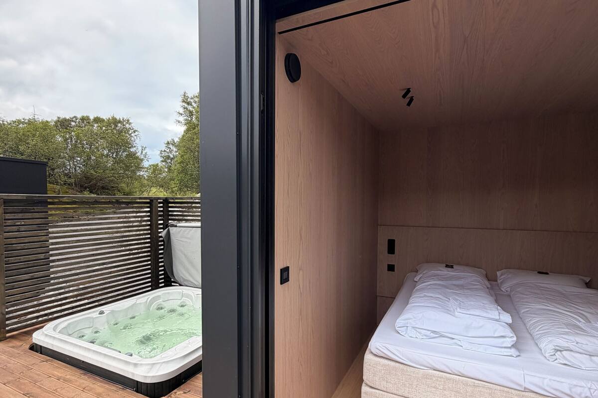 Panoramic Suite, Hot Tub, Ocean View | Soundproofing, iron/ironing board (on request), WiFi (free)