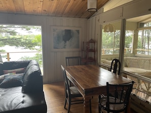Smart TV - Cottage on Moon River w/ Fantastic Deck! (pet friendly) (MacTier)