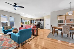 Smart TV - Urban oasis three miles from downtown (Austin)