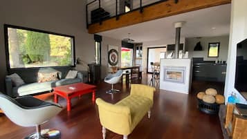 TV, foosball, table tennis, books