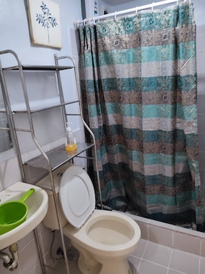 Doccia, asciugacapelli, bidet, asciugamani