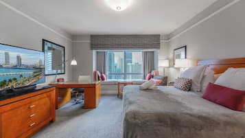 Luksushuoneisto, 1 makuuhuone, kaupunkinäköala | 1 makuuhuone, ylelliset vuodevaatteet, työpöytä