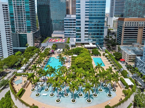 Luxury Condos at Four Seasons