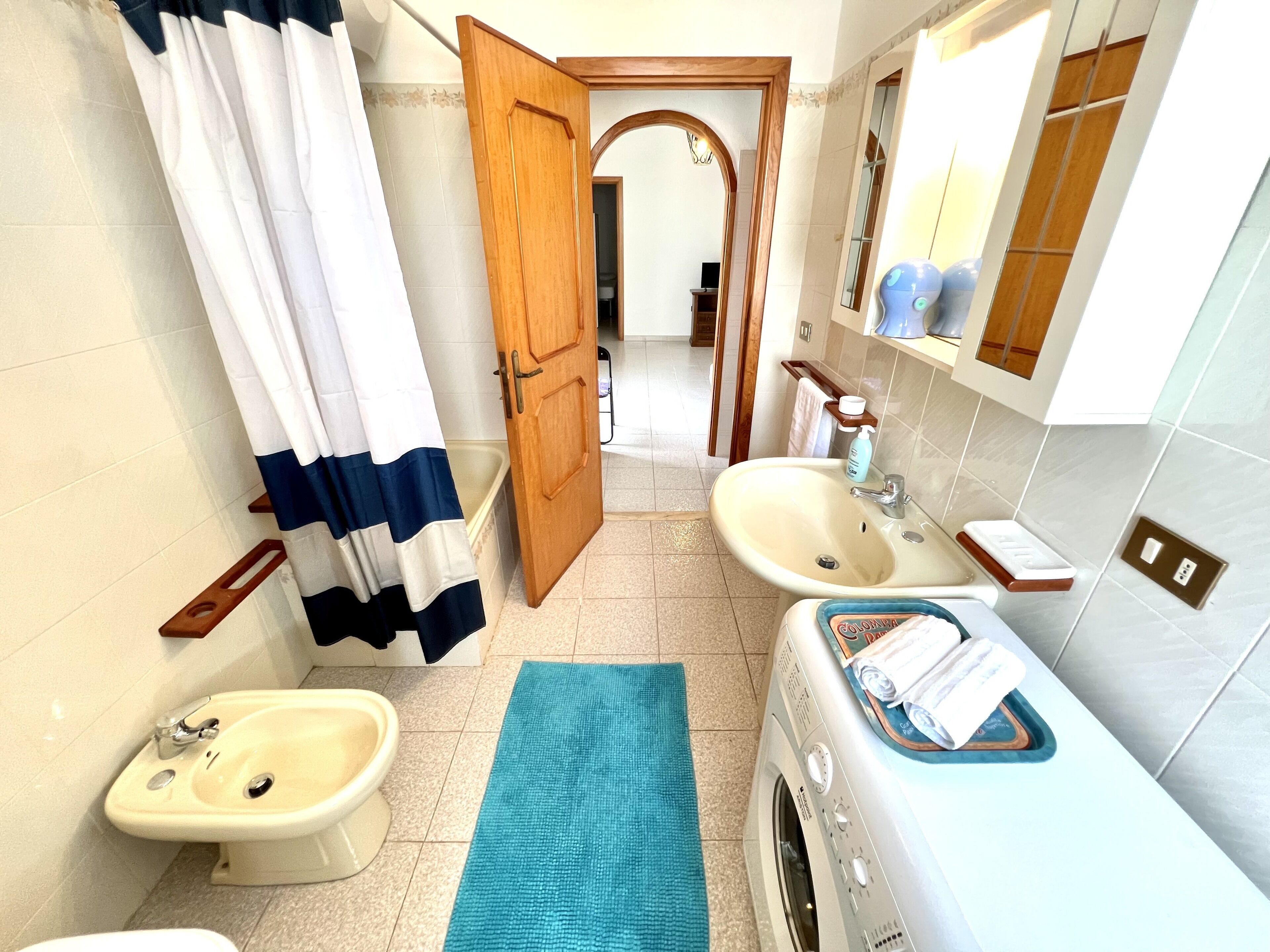 Combinazione doccia/vasca, asciugacapelli, bidet, asciugamani