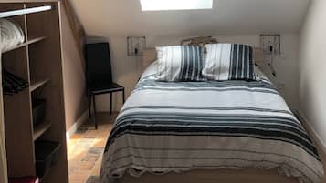 2 chambres, fer et planche Ă repasser, Wi-Fi gratuit, draps fournis