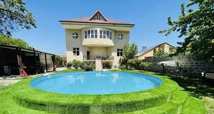 Spacious Villa Deluxe with a Pool