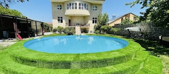 Spacious Villa Deluxe with a Pool