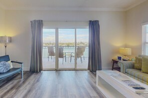 Unclassified image, 3 of 49, button