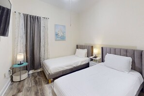 2 Schlafzimmer, Bügeleisen/Bügelbrett, kostenloses WLAN
