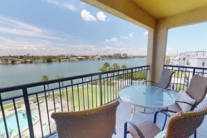 Unclassified image, 4 of 49, button