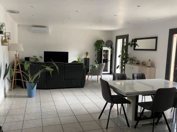 Interior - Villa Familiale 160m2 Avec Piscine Proche Plage - 5 Chambres (Marsillargues)