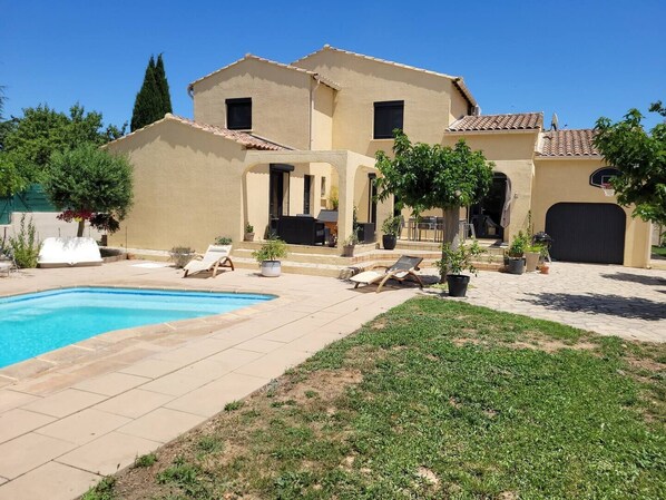 Outdoor pool - Villa Familiale 160m2 Avec Piscine Proche Plage - 5 Chambres (Marsillargues)