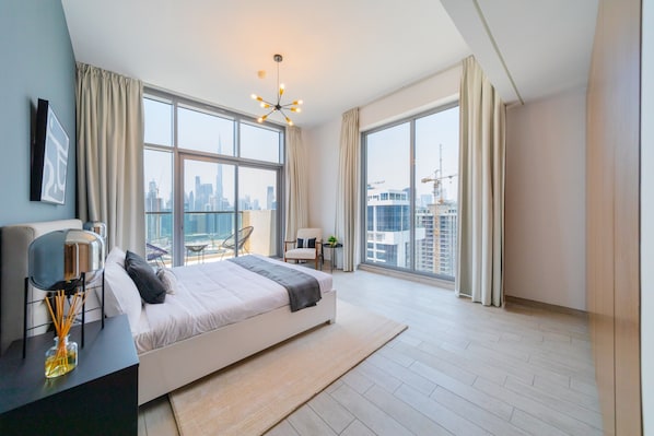 3 bedrooms, in-room safe, iron/ironing board, free WiFi
