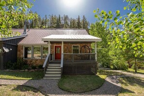 Exterior - Beautiful Cliff view in Durango HotTub hiking 5/3 Sleeps 16 allows pets plus AC (Durango)