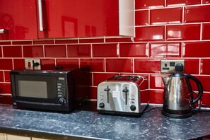 Réfrigérateur, micro-ondes, four, lave-vaisselle