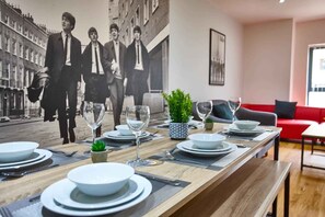 Dining - LENNON SUITE 4 BEDS (Liverpool)