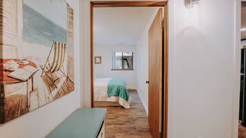 2 bedrooms, desk, iron/ironing board, free WiFi