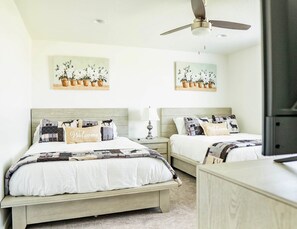 3 chambres, fer et planche à repasser, lit parapluie, Wi-Fi gratuit