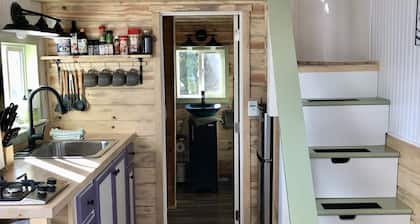 Tiny House, 30 min. to Grand Canyon and Air Conditioned!