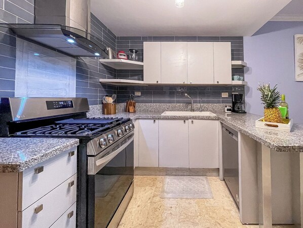 Fridge, microwave, oven, stovetop