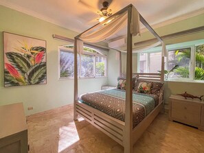 2 bedrooms, in-room safe, desk, iron/ironing board