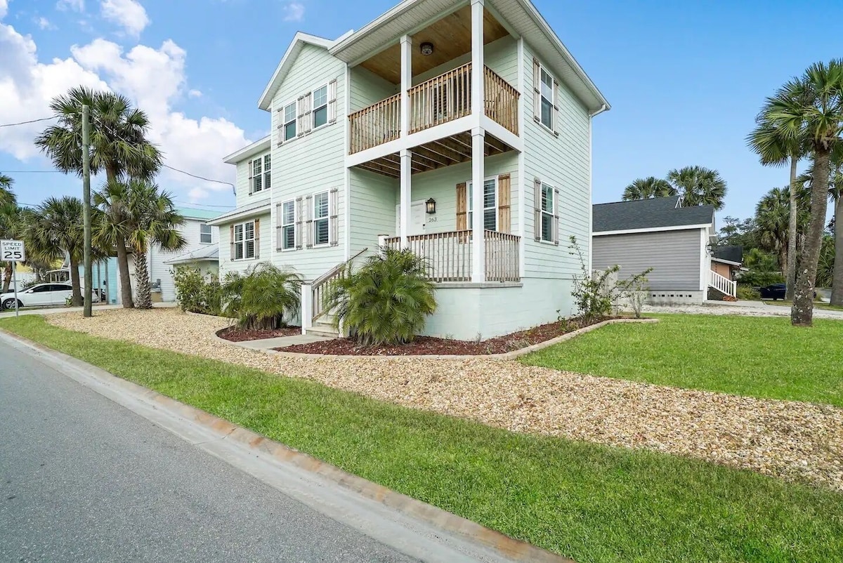 Photo 8 of Lux Downtown St. Augustine Home – Walk to Sites, Pvt Parking, Pet Friendly, BBQ