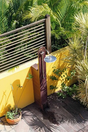 Property grounds - Rent of charm and luxury for your holidays in Guadeloupe, 4**** (Pointe Noire)