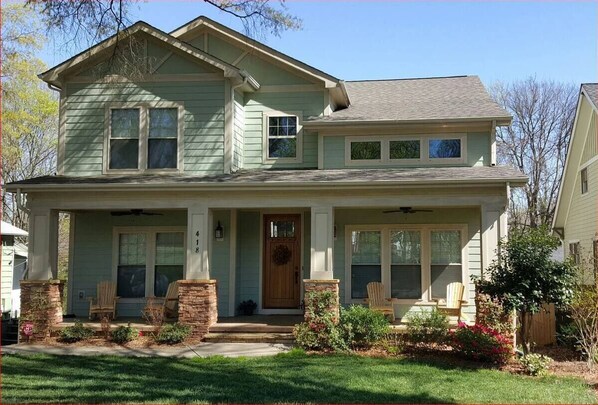 Exterior - 4 Bedroom Home Over-Looking Uptown (Charlotte)