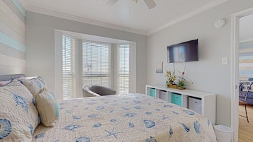 3 bedrooms, iron/ironing board, free WiFi, bed sheets