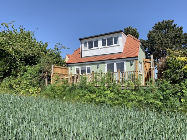 Exterior - New lodge with stunning views. Close to country, city and coast. (Chislet)