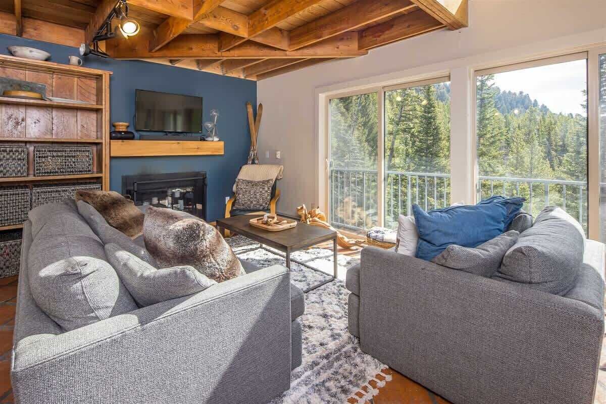 TV, lareira, escritórios