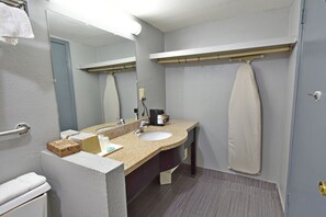 Business Room, 2 Double Beds, Non Smoking | Bathroom | Separate bathtub and shower, hydromassage showerhead, towels, soap