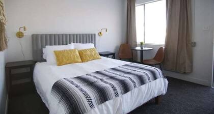 Fillmore Lodge: Fantastic Queen Room - Best Price