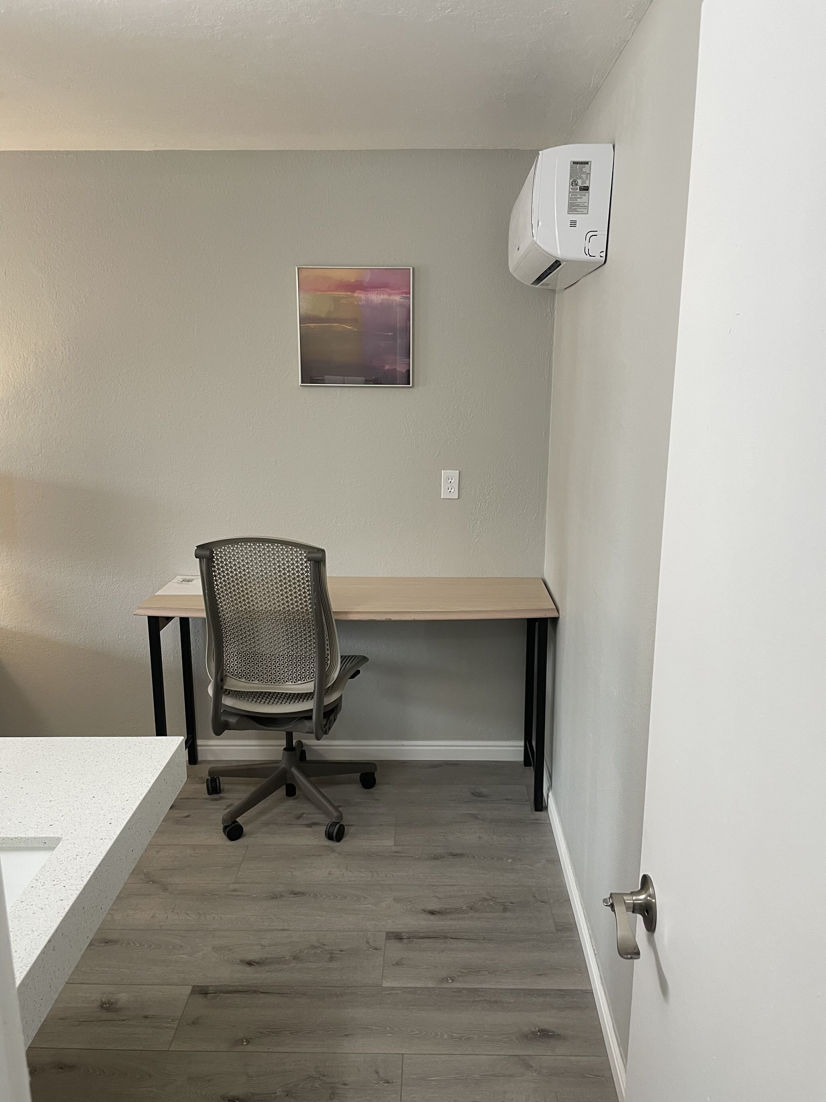 deluxe double room, 1 king bed | 1 bedroom, free wifi, bed sheets, wheelchair access