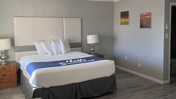 Family Double Room, Multiple Beds | Free WiFi, bed sheets, wheelchair access