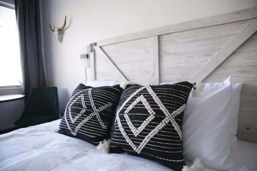 Fillmore Lodge: Discounted Cheerful Queen Room