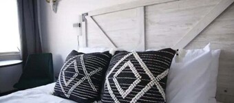 Fillmore Lodge: Discounted Cheerful Queen Room